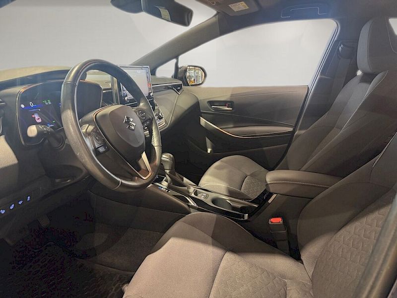 Suzuki Swace 1,8 HEV E-CVT Flash