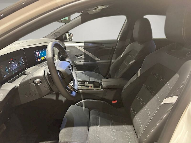 Opel Astra 1.2 GS AT8 *Winterreifen*