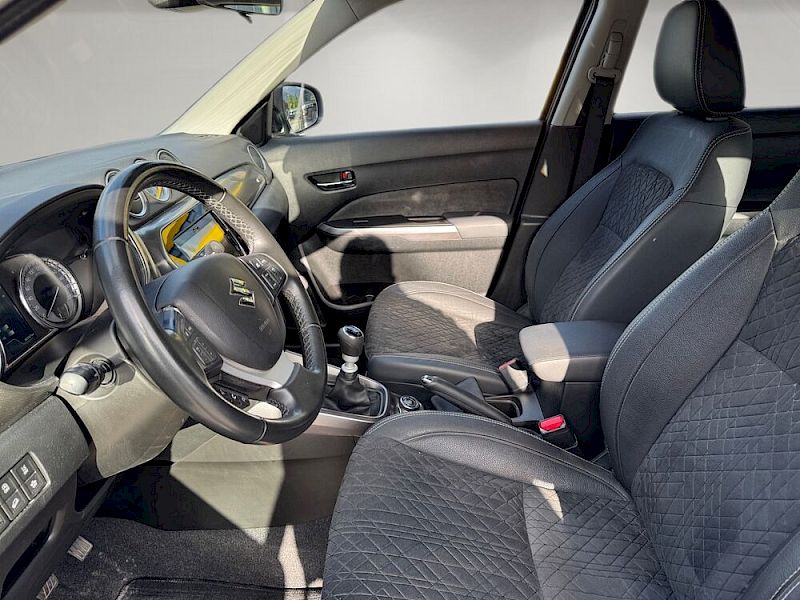 Suzuki Vitara 1,4 GL+ Hybrid ALLGRIP flash / AHK 8-fach