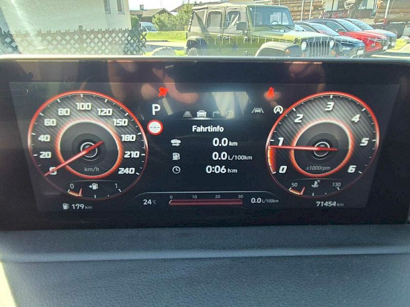 Hyundai Staria STARIA Trend Line 2,2 CRDi 4WD AT